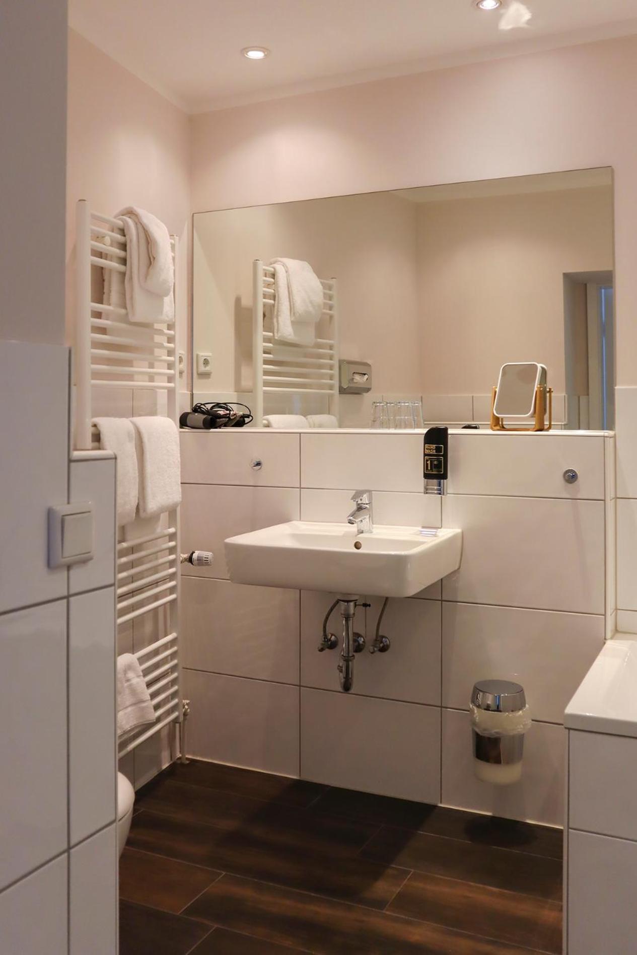 Hotel Gut Moschenhof Dusseldorf Ngoại thất bức ảnh