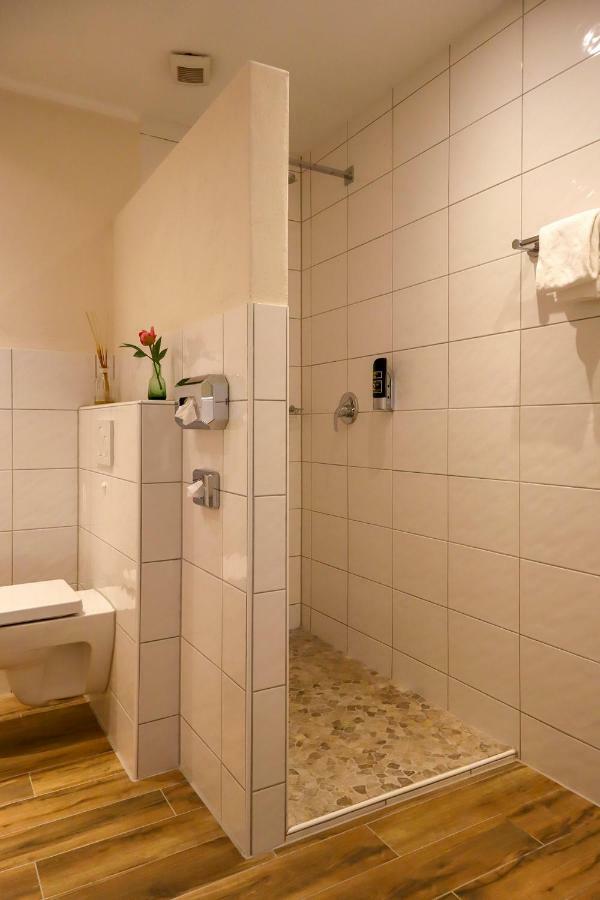 Hotel Gut Moschenhof Dusseldorf Ngoại thất bức ảnh
