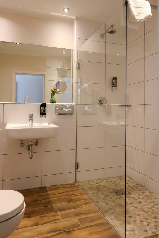 Hotel Gut Moschenhof Dusseldorf Ngoại thất bức ảnh