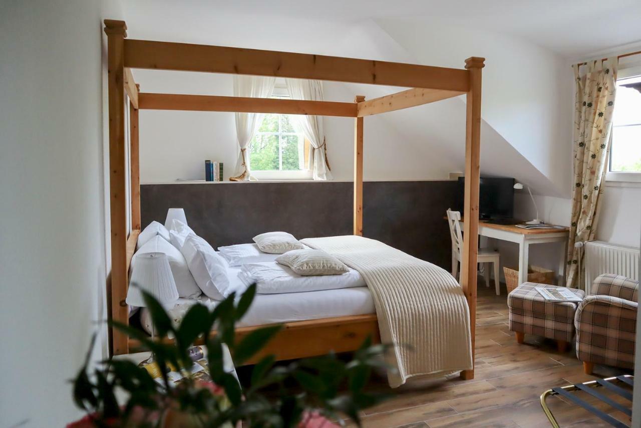 Hotel Gut Moschenhof Dusseldorf Ngoại thất bức ảnh