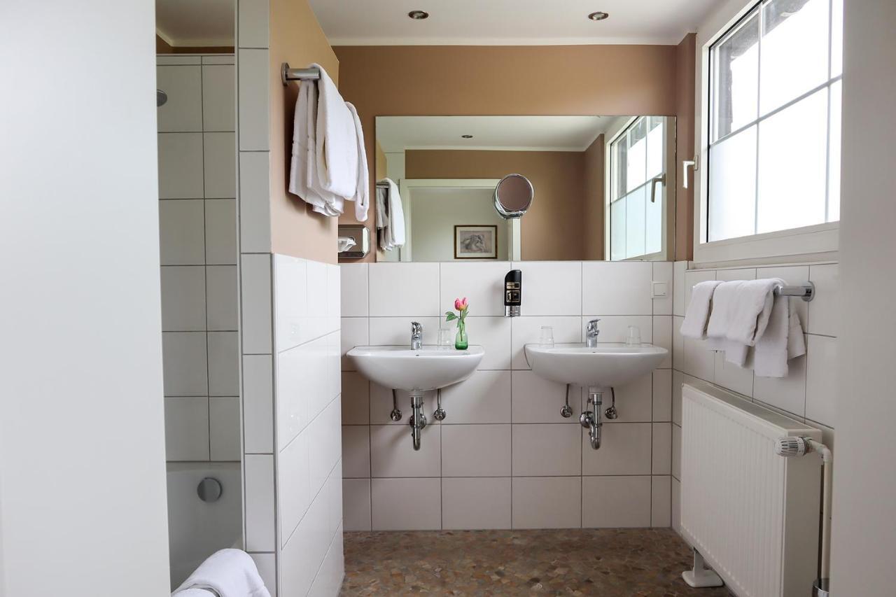 Hotel Gut Moschenhof Dusseldorf Ngoại thất bức ảnh